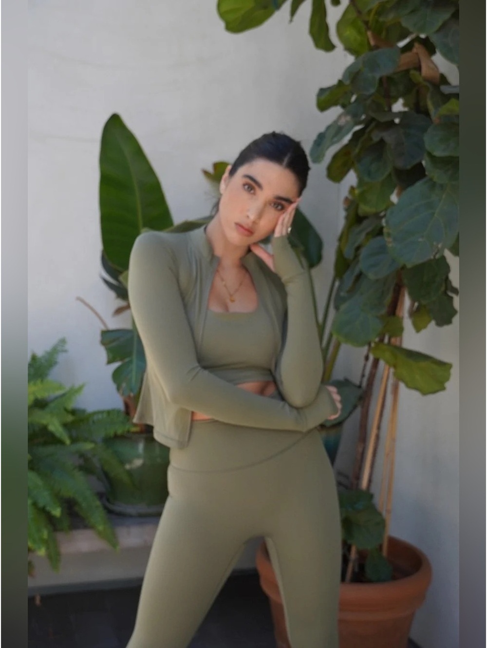 New Jet Lagged The Label Girl On The Go Sage Zip-It Sporty Long Sleeve Size L